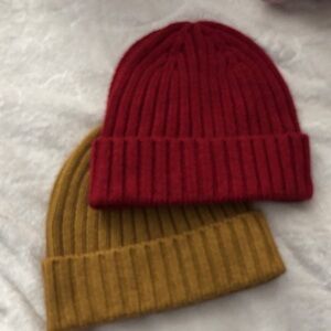 Cozy Men' Knit Beanie Set - Red and Yellow